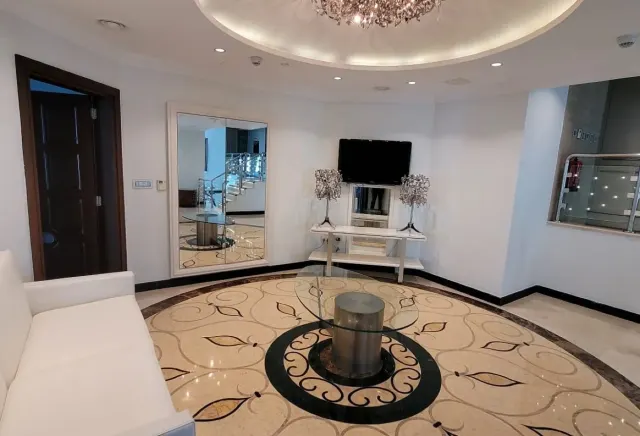 770 SQM Ultra-Luxury Beachfront Penthouse