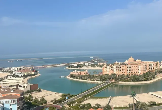 LUXURIOUS 1 BEDROOM + OFFICE IN PEARL SEA VIEW