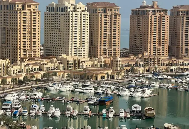 LUXURIOUS 1 BEDROOM + OFFICE IN PEARL SEA VIEW