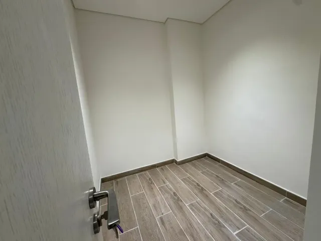 BRAND NEW 2 BEDROOM FULLY FURNISHED WITH BALCONY