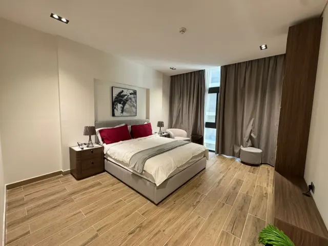 BRAND NEW 2 BEDROOM FULLY FURNISHED WITH BALCONY