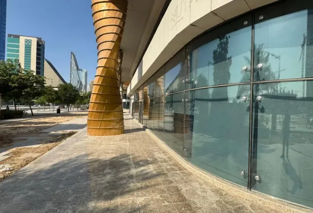 Restaurant/Shop in prime location Lusail Marina
