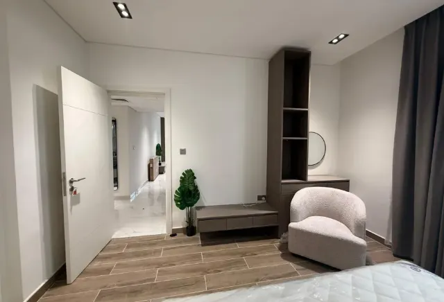 Newly Handed Over1 BHK Fully Furnished Balcony als