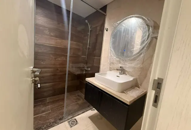 Newly Handed Over1 BHK Fully Furnished Balcony als