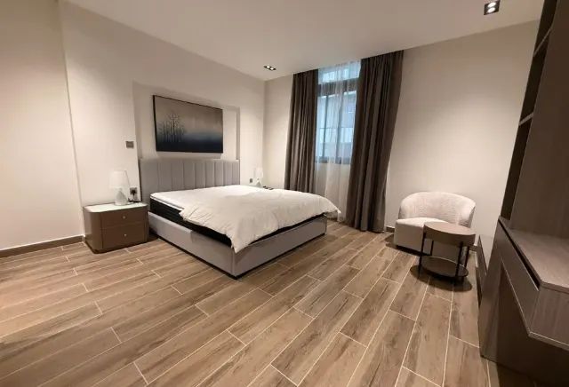 Distress Deal 1BHK Furnished | Yasmeen City 950K