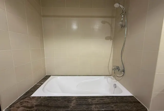 1BEDROOM Furnished apartment with balcony
