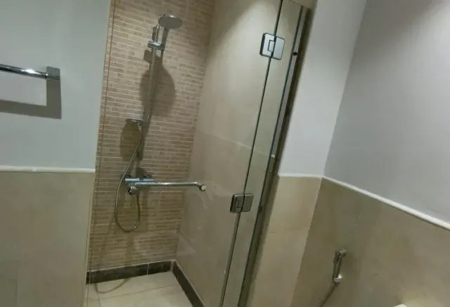 LUXURY 2 BED ROOM PLUS OFFICE WITH 2 PARKING