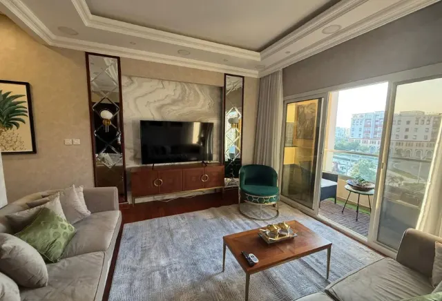 COZY 2 BHK UPGRADED UNIT WITH MAID IN FOXHILLS