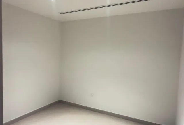 Spacious 1plus office in porto big lay out exclud