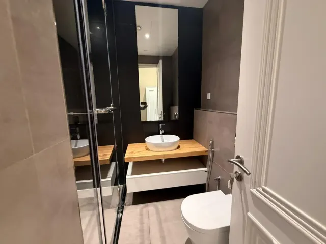2 BHK +MAIDS ROOM   OFFER PRICE 200 k LASS