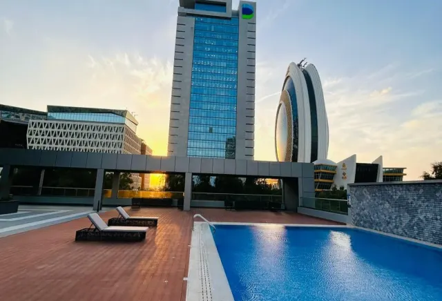 ULTRA PREMIUM UNIT IN MARINA WITH AMAZING VIEW