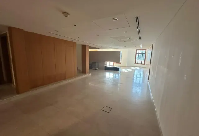 Upscale 4+M Townhouse | Premium Living
