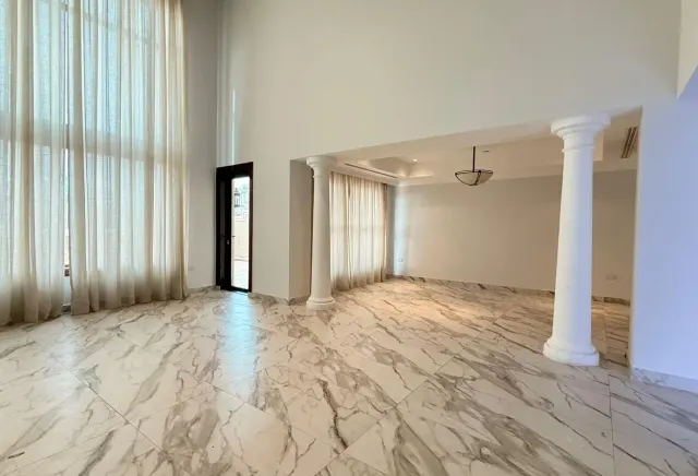 ELEGANT 4BHK LUXURY SEMI-FURNISHED TOWNHOUSE.|