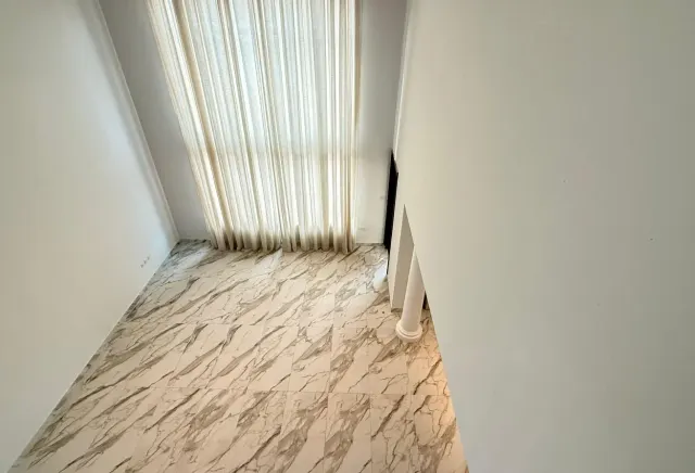 ELEGANT 4BHK LUXURY SEMI-FURNISHED TOWNHOUSE.|