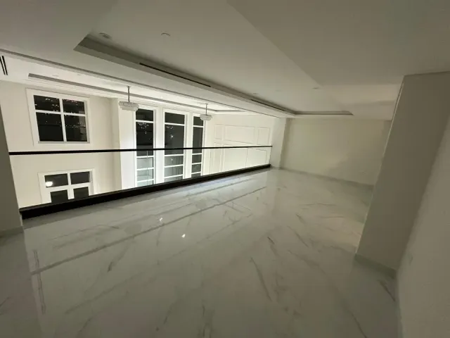 Upgraded Triplex Townhouse 4bedrooms for sale