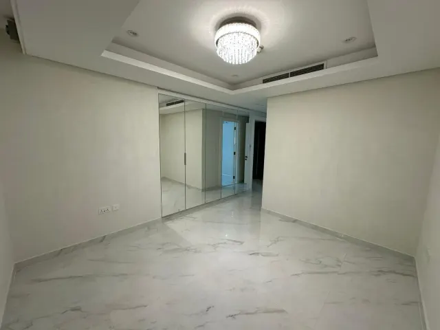 Upgraded Triplex Townhouse 4bedrooms for sale