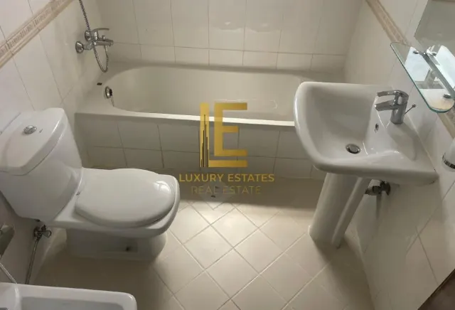 Executive Duplex villa | 5BR + Guest Suite Excl b
