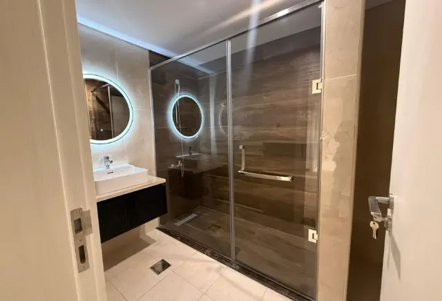 Elegant 2BHK Fully Furnished Brand New YasmenCity