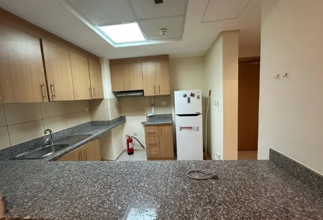 Modern Semi-Furnished 1BHK Apartment – 5,500 QAR