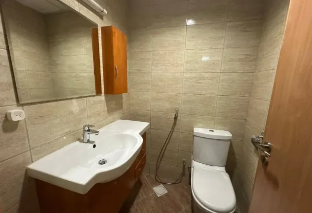 Modern Semi-Furnished 1BHK Apartment – 5,500 QAR