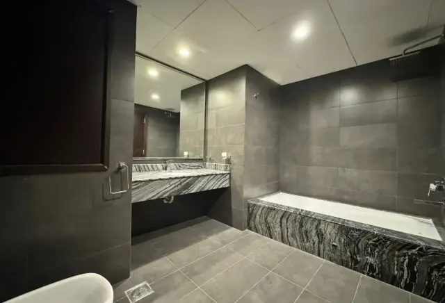 Spacious 01 Bedroom| All-inclusive| Balcony