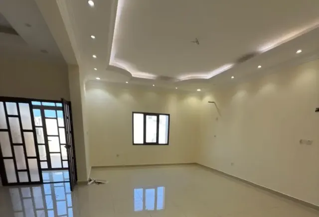Stunning Villa | 07 Bedrooms| Al Dhakira area