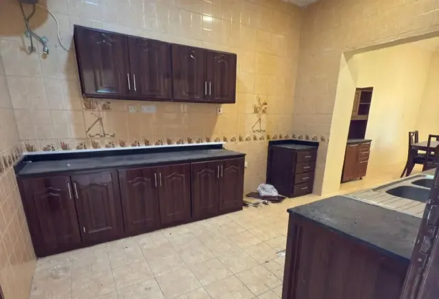 Stunning Villa | 07 Bedrooms| Al Dhakira area