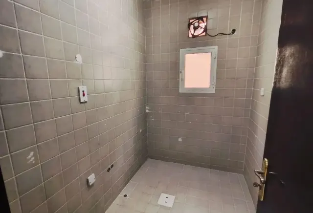 Neat Standalone Villa | 05 Bedrooms + Majlis