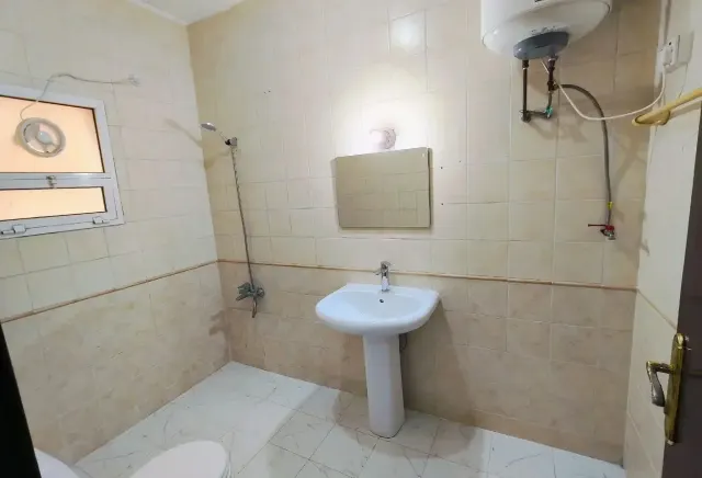 Neat Standalone Villa | 05 Bedrooms + Majlis