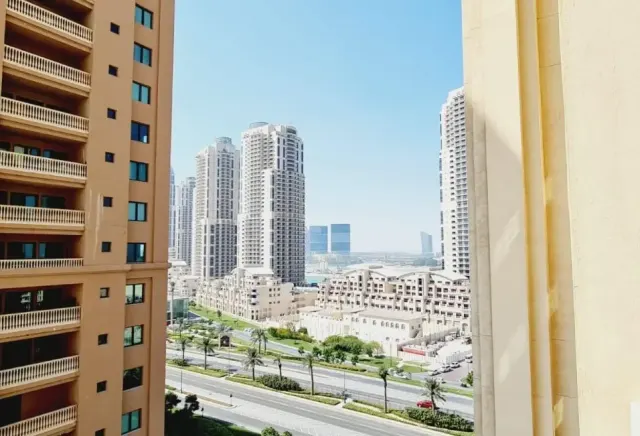 2 Bed | QAR 9000 | Porto Arabia | Balcony | Sea
