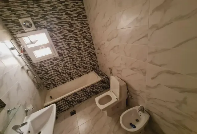 6 Bed | 5 Bath | Outhouse | QAR. 12,000 | Villa