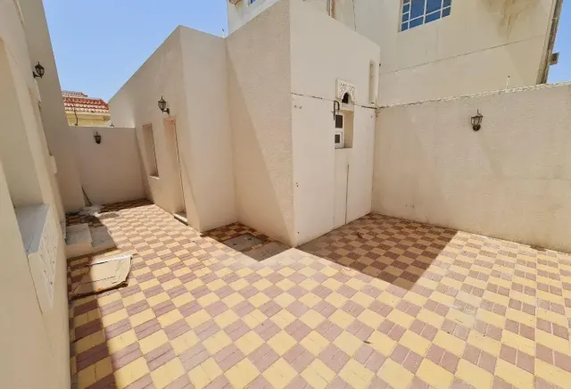 6 Bed | 5 Bath | Outhouse | QAR. 12,000 | Villa