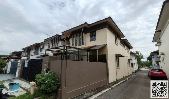 LARGE 6+BR End Lot Terrace, Jalan Sri Laguna, JB. FREEHOLD For Sale!