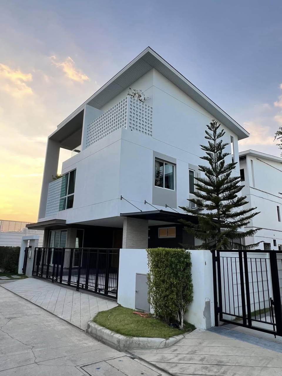 House Krungtep Kreeta