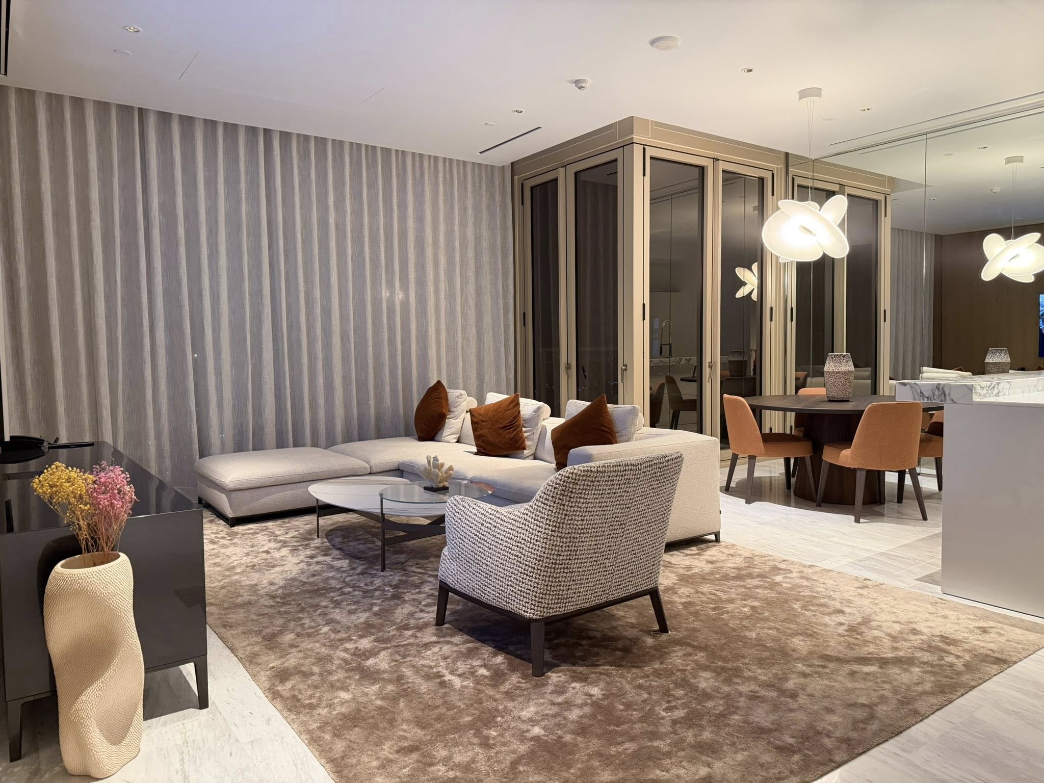 FOUR SEASONS PRIVATE RESIDENCES