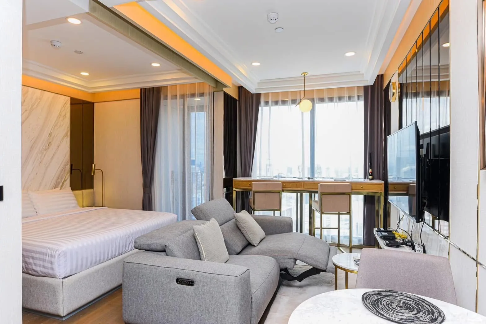 ASHTON CHULA-SILOM – photo 2