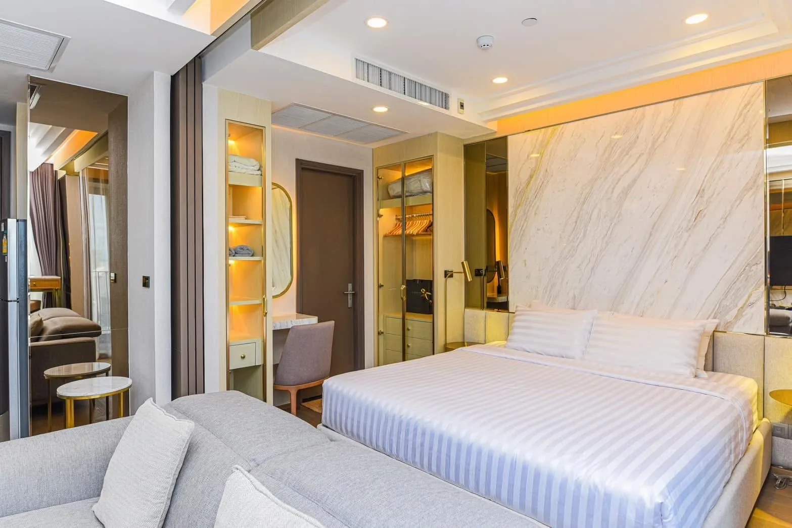 ASHTON CHULA-SILOM – photo 3