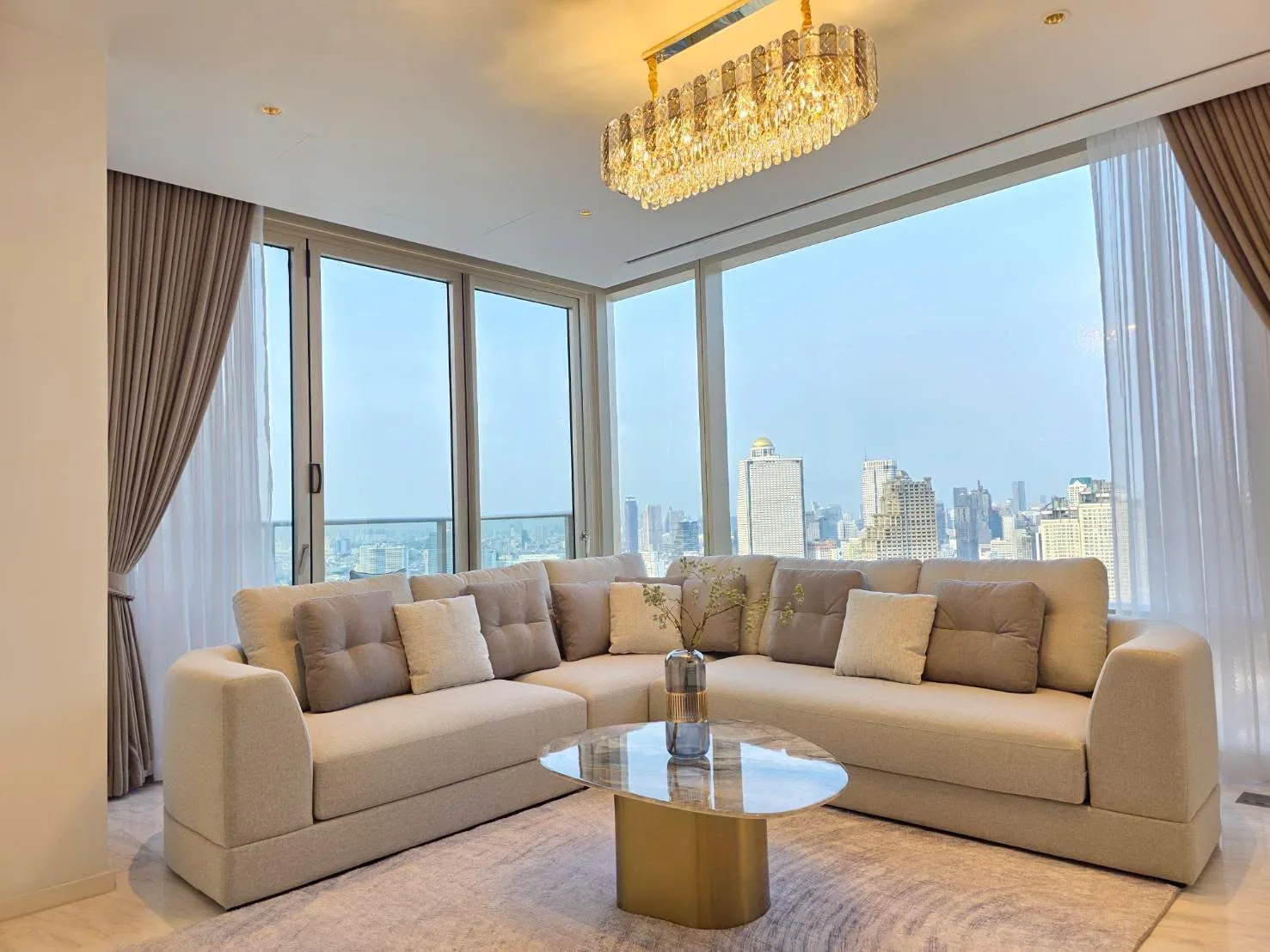 FOUR SEASONS PRIVATE RESIDENCES – photo 2
