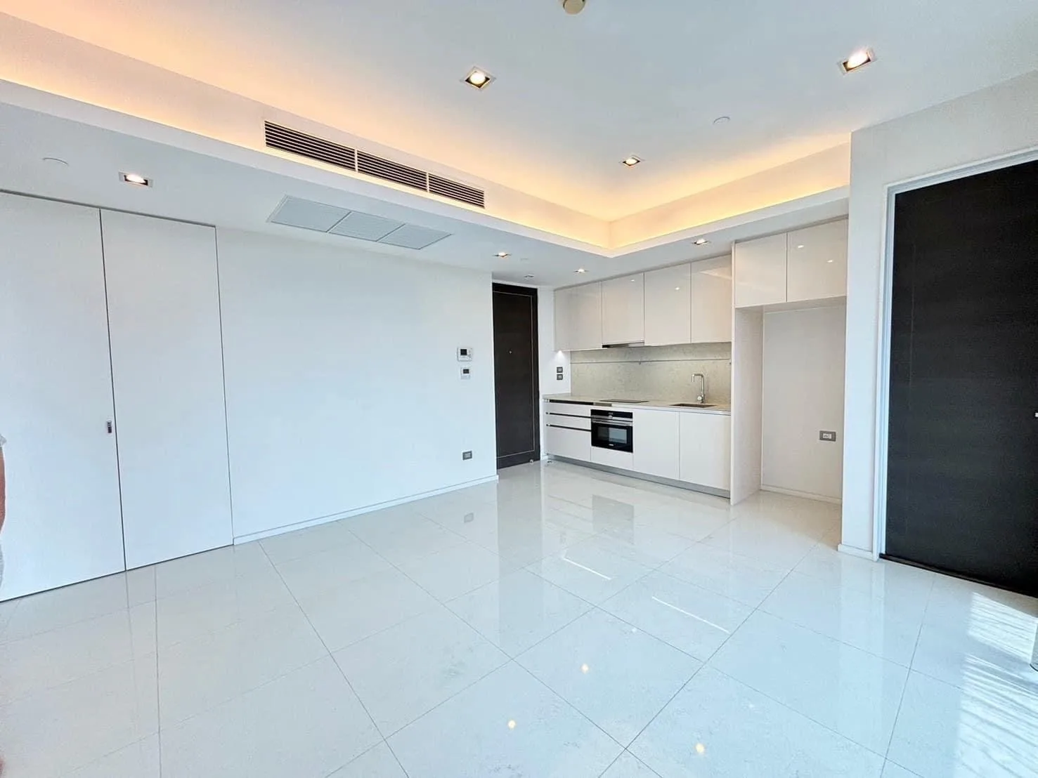 THE BANGKOK SATHORN – photo 2