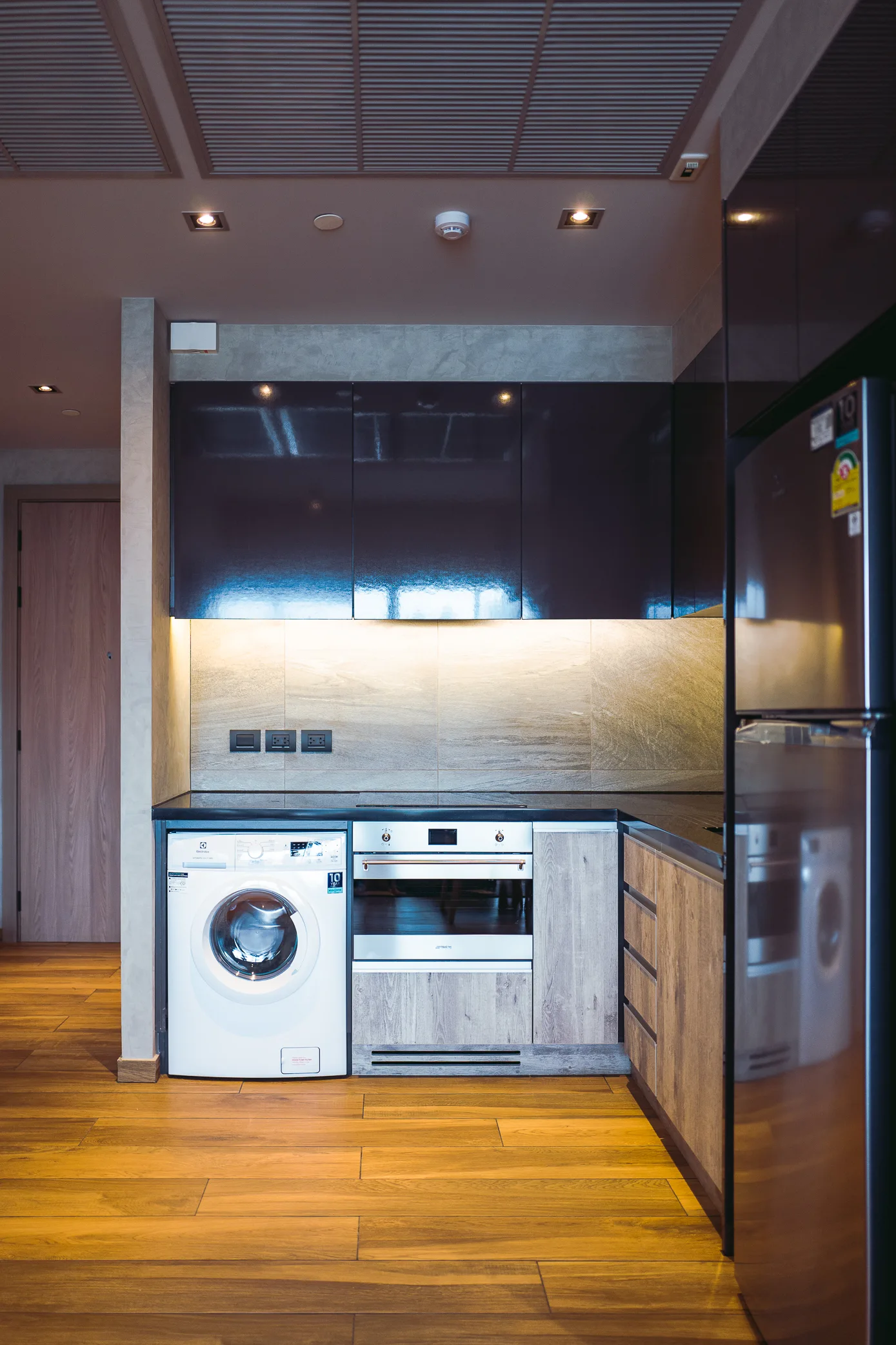 THE LOFTS ASOKE – photo 4