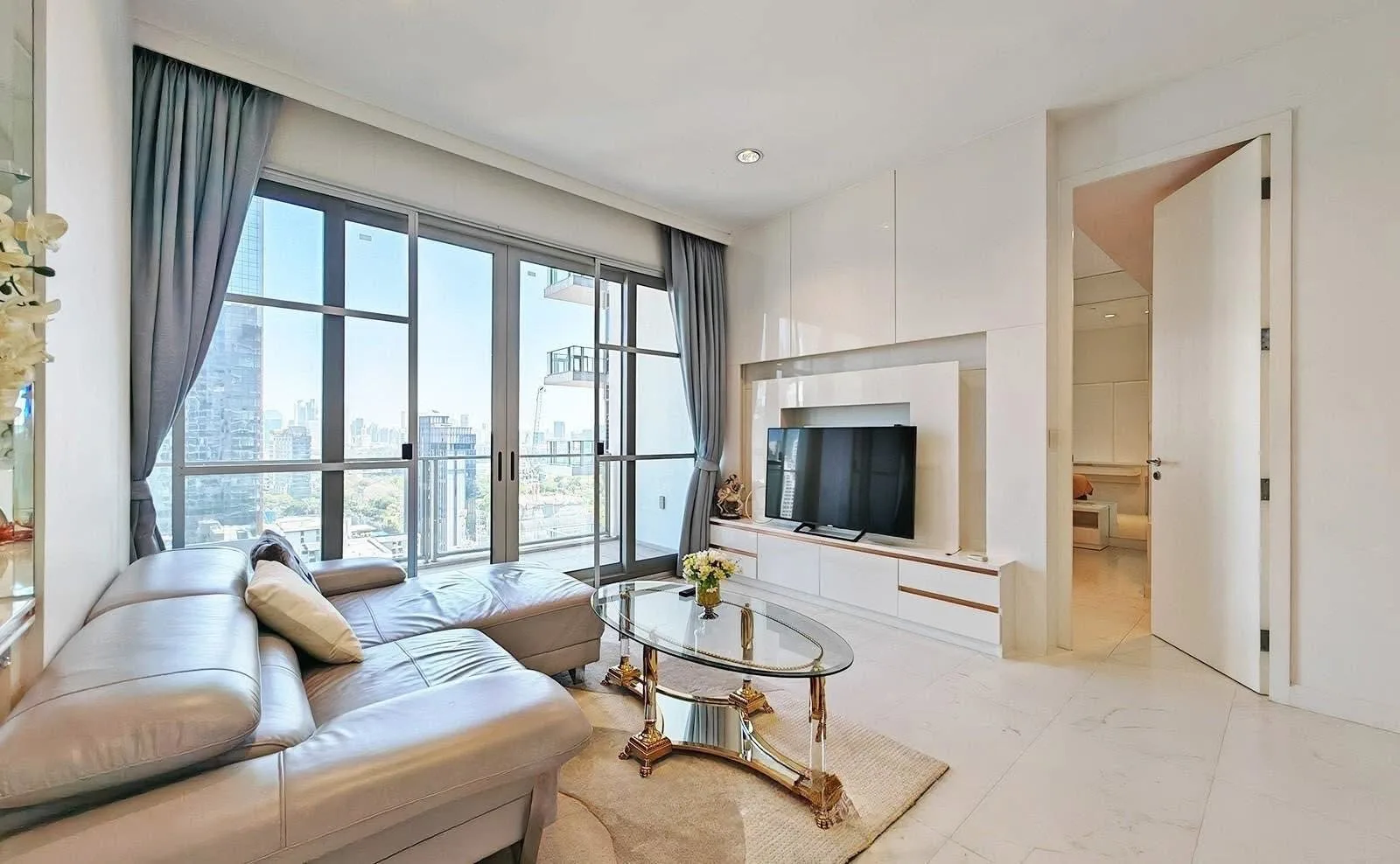 185 RAJADAMRI CONDOMINIUM