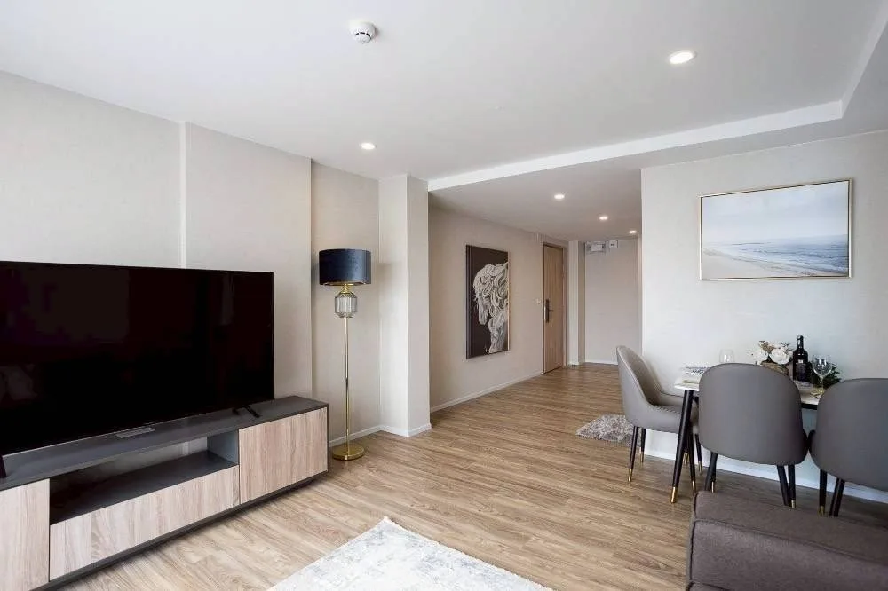 BLOSSOM CONDO @ SATHORN-CHAROENRAT