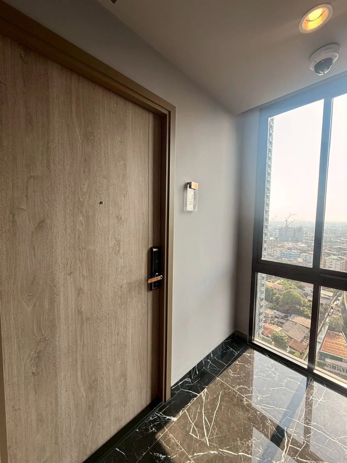 ALTITUDE UNICORN SATHORN - THAPRA