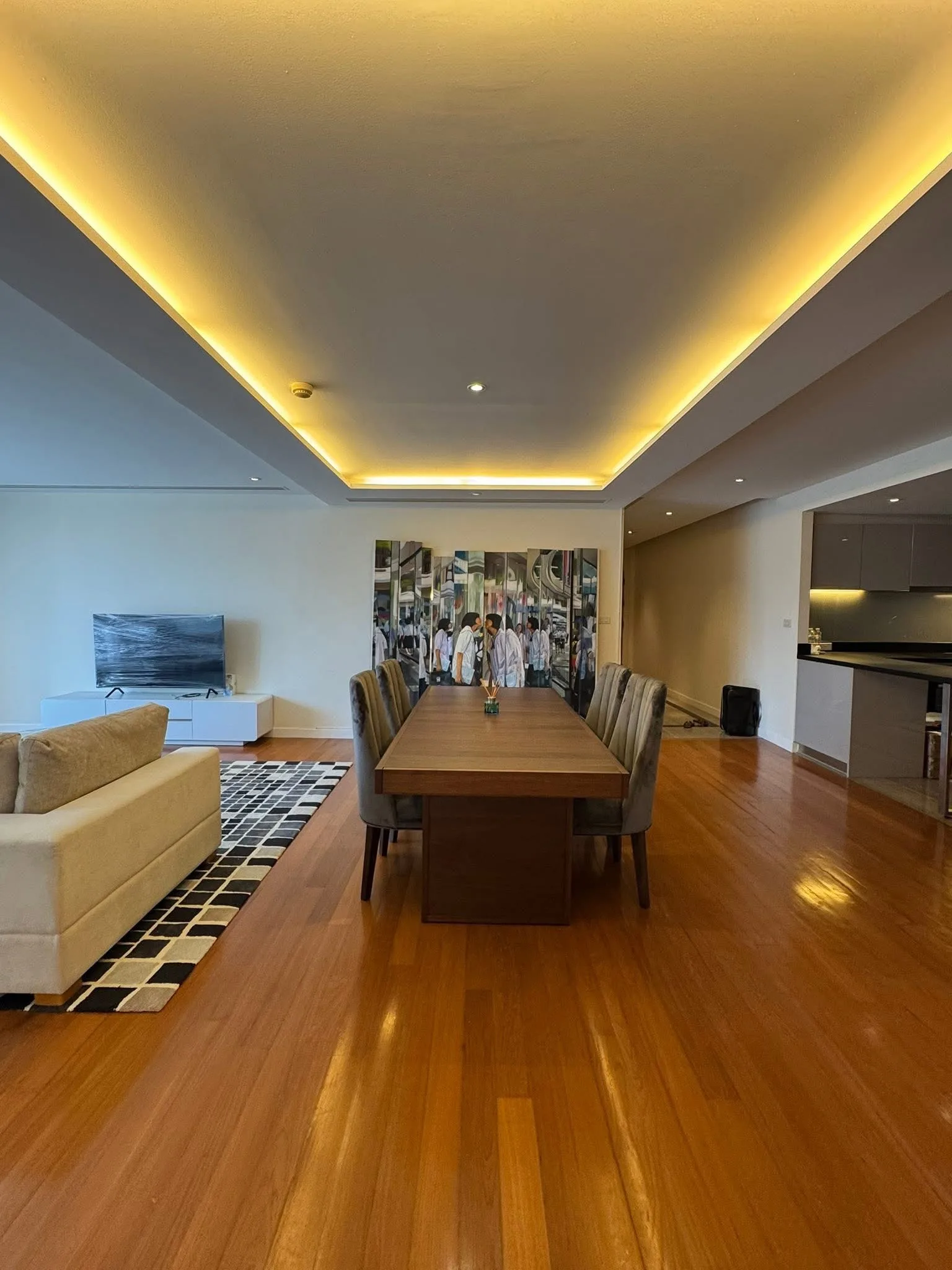LA CITTA DELRE THONGLOR 8