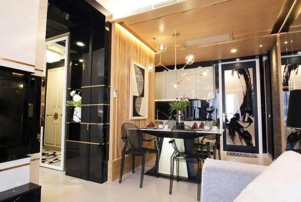 NOBLE PLOENCHIT