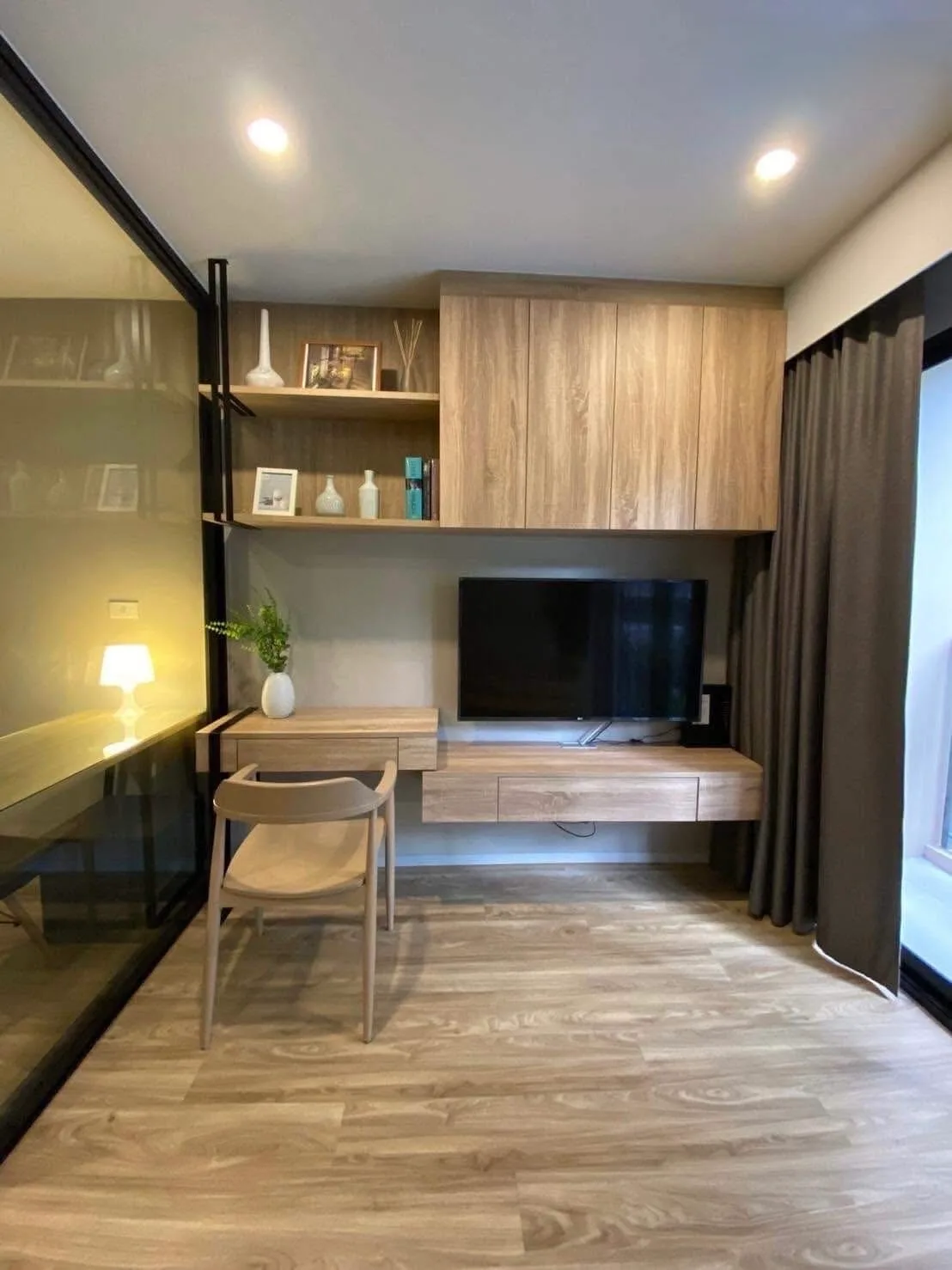 BLOSSOM CONDO @ SATHORN-CHAROENRAT