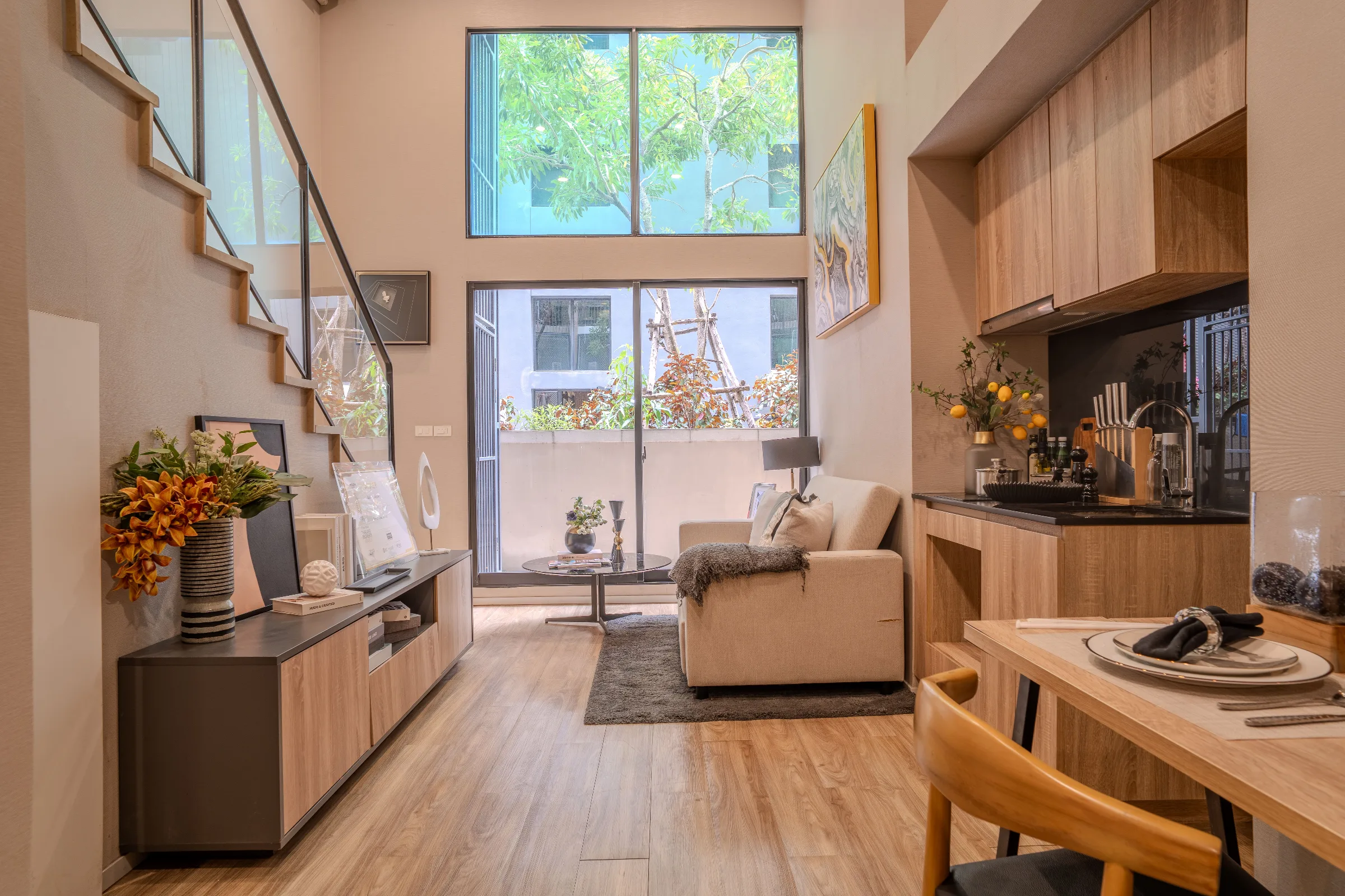 BLOSSOM CONDO @ SATHORN-CHAROENRAT
