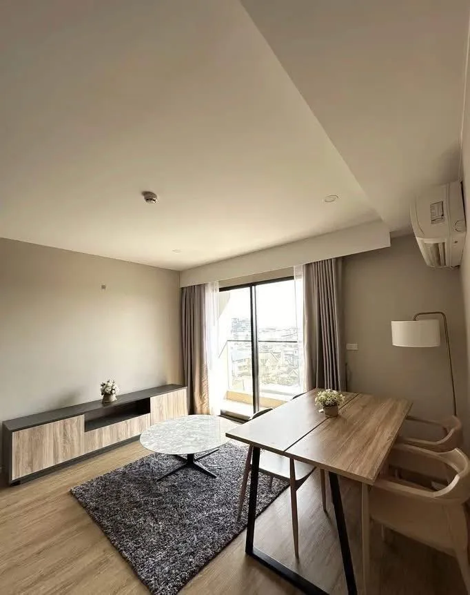 BLOSSOM CONDO @ SATHORN-CHAROENRAT