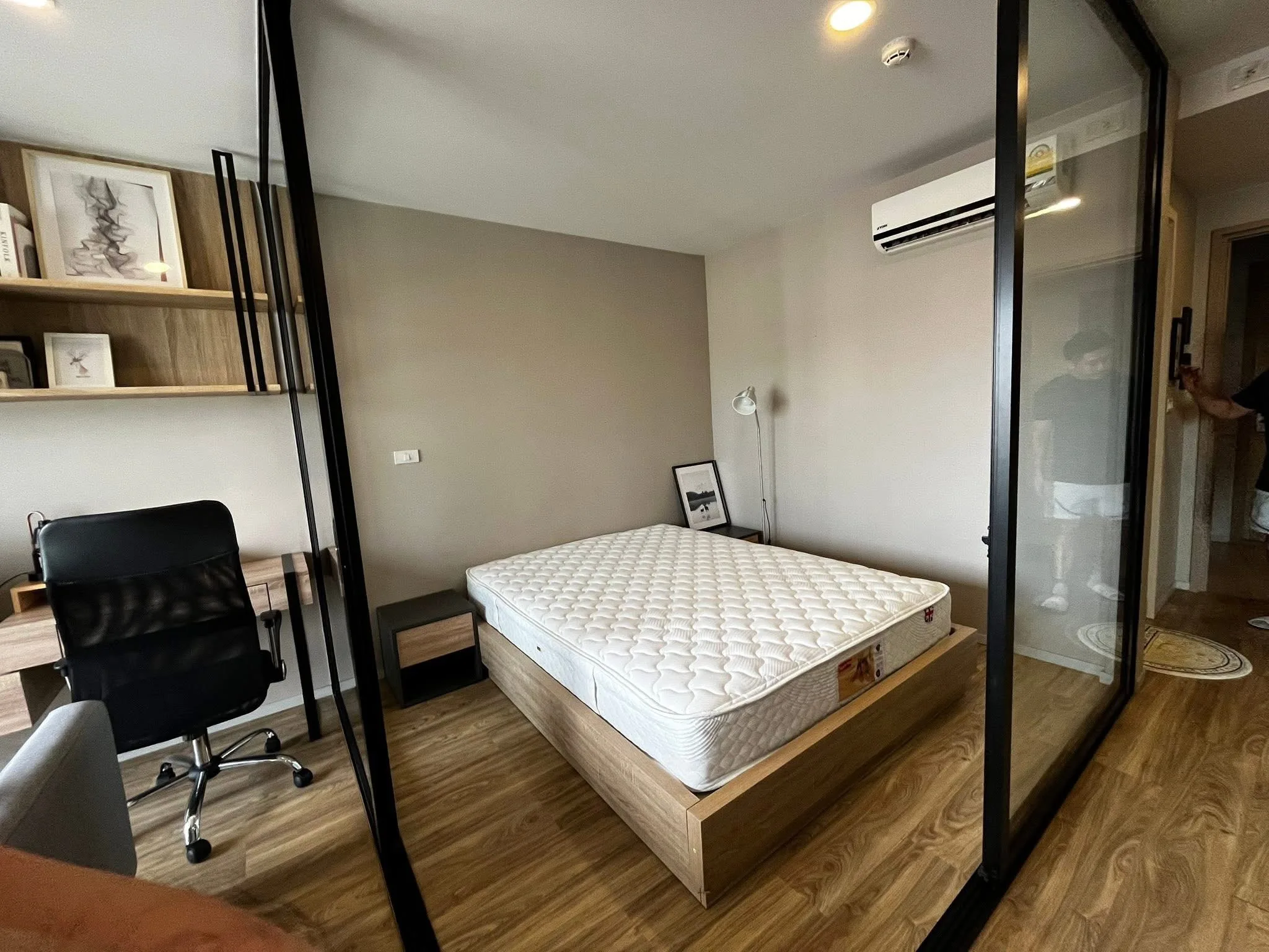 BLOSSOM CONDO @ SATHORN-CHAROENRAT
