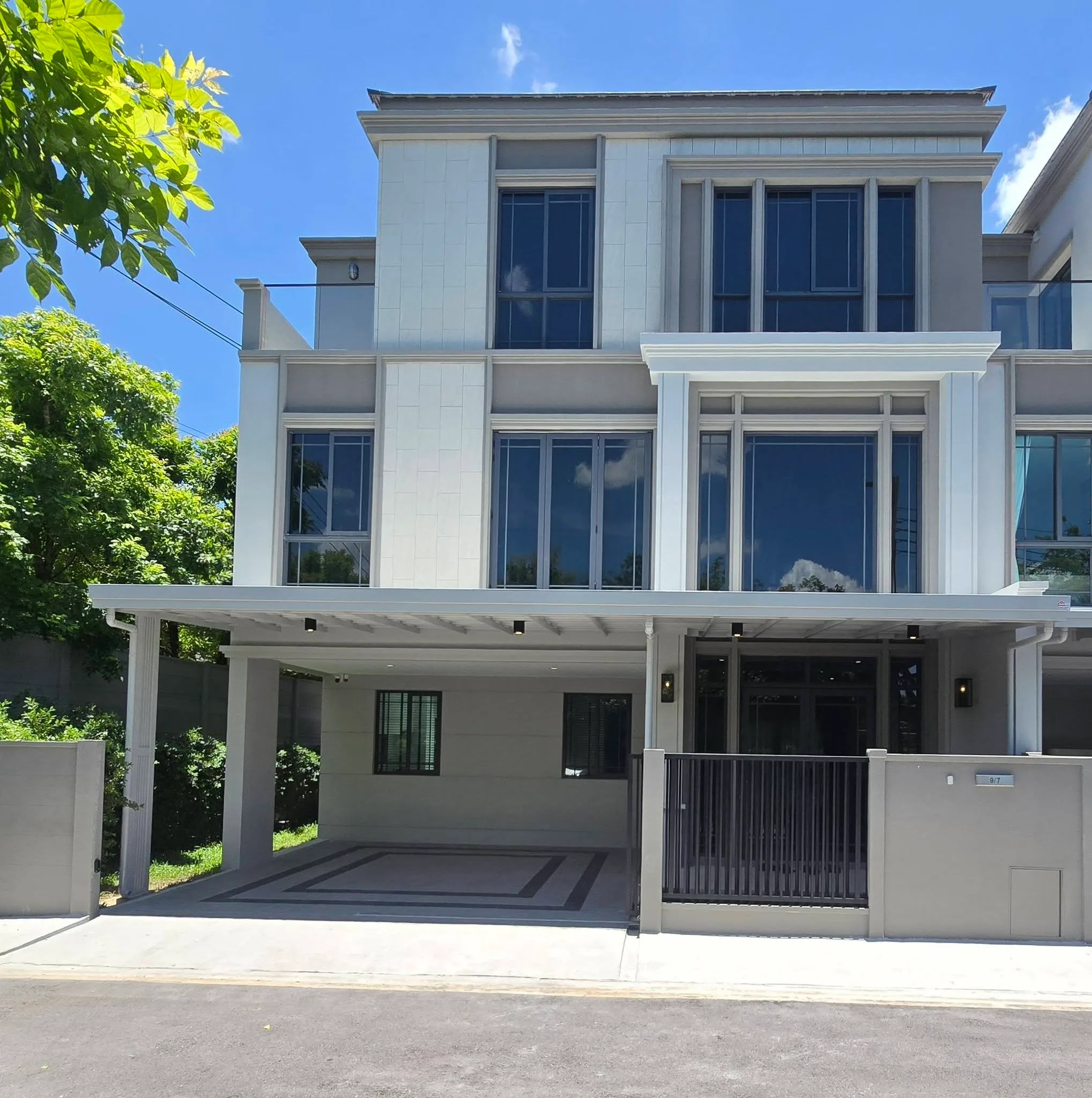 Townhouse Sukhumvit 77